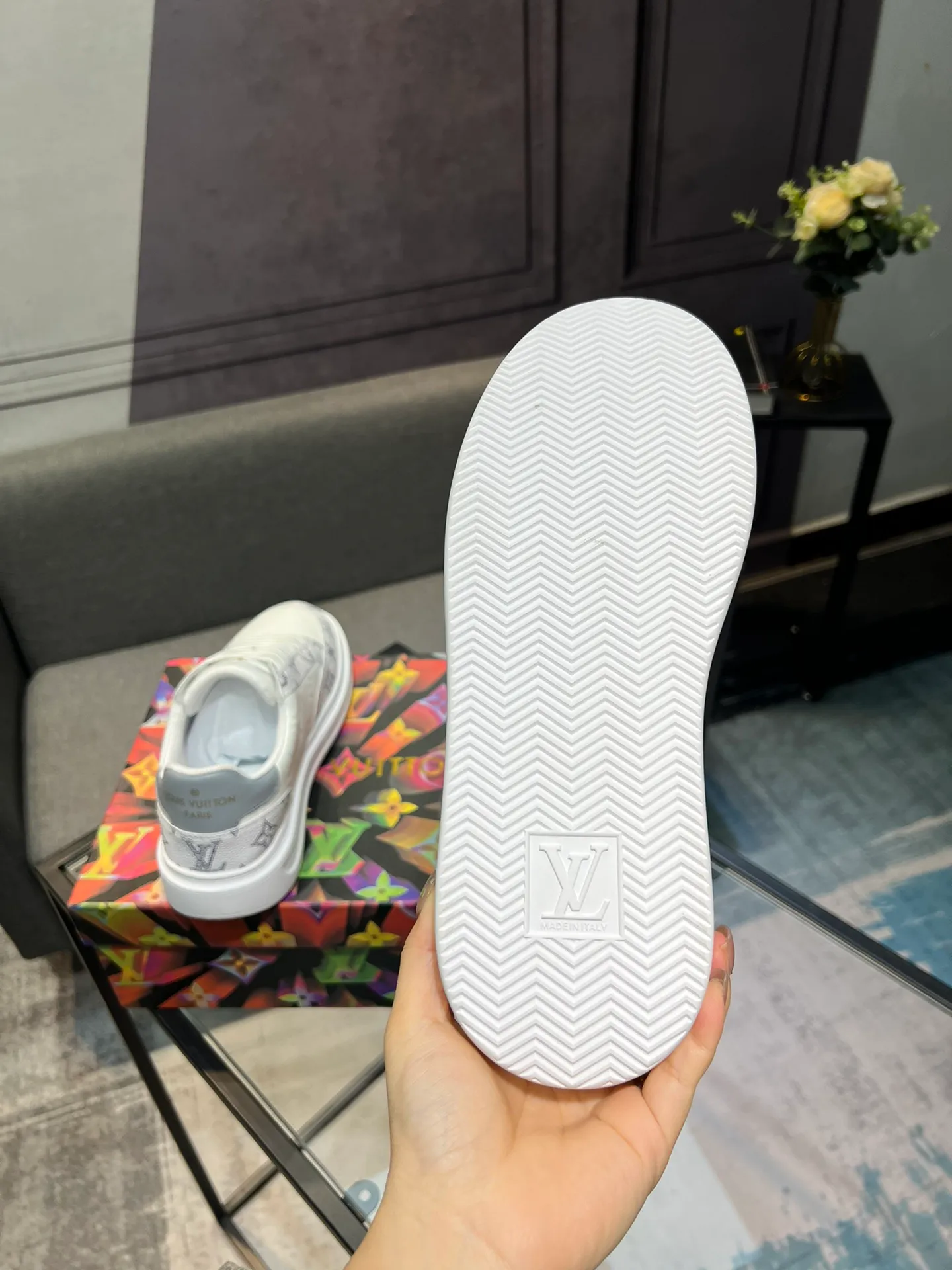 Men's Men's Shoes 💰540 LV Louis Vuitton. The latest fashionable casual shoes are popular in physical stores. The new spring and summer comfortable imported custom patent leather plus cowhide, cowhide mesh, and unique jacquard fabric element design. With sheepskin lining, Lv original base, [sun][sun] high-end packaging and high quality💪Details determine quality, welcome to compare🇮🇹Code number 38-44, 45 can be customized